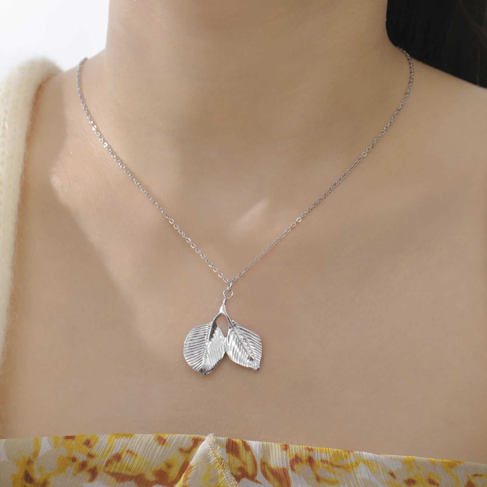 Lucktune Fashion Gold Color Double Pendant Necklace StainlESS Steel Plant ShAPe Necklace For Women TrenDY Jewelry Gift Sale Z250614