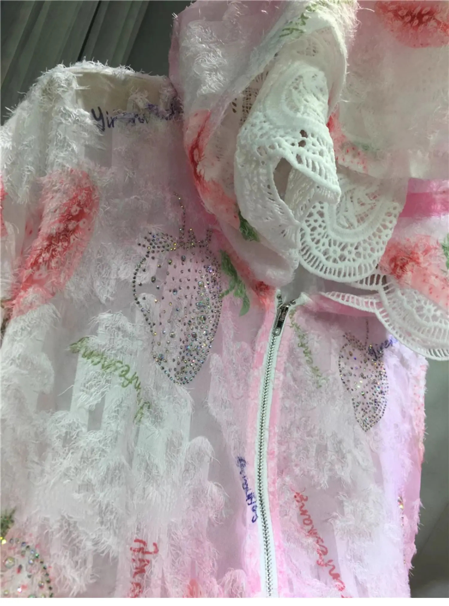 Women Drilling Diamonds Beaded Sunscreen Hoodies Shirts Coat Strawberry Butterfly Lace Spliced Blouses Zipper Cardigan Tops 250611