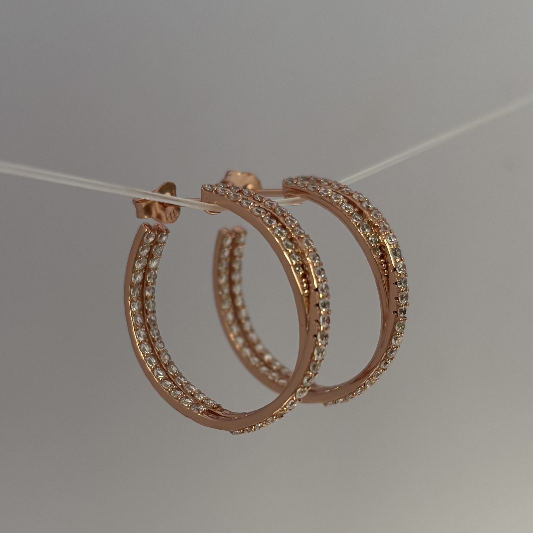 Twisted rope interlocking circles earrings, made of 925 silver, full diamond setting effect, unique earrings design that sparkles and shines