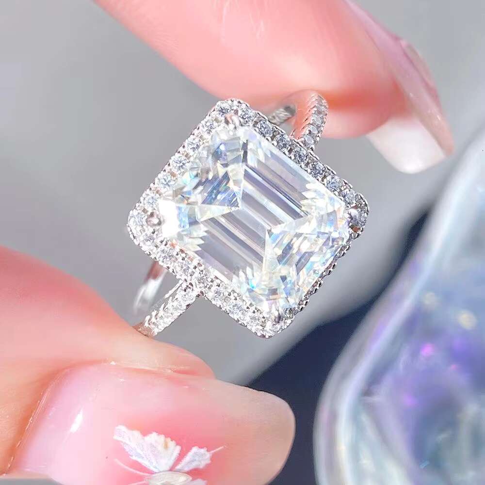 FOXI 4Carat VVS Emerald Cut Engagement Rings Halo Engagement Ring Promise Gifts for Her Emerald Cut Moissanite Wedding Ring