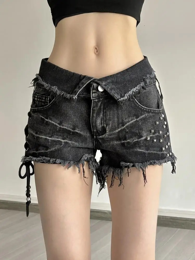 Punk Style Rivet Stitching Denim Shorts Black Low Rise Skinny Lace-Up Short Jeans Women Gothic Streetwear Y2K Distressed Shorts 250613