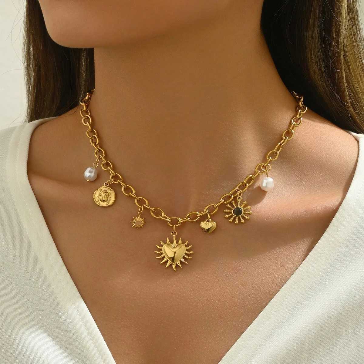 Glamorous Gold Color Chunky Chain Necklace With Playful Heart Sun Moon Imitation Pearl Charms Womens Garden Parties Jewelry Z250614