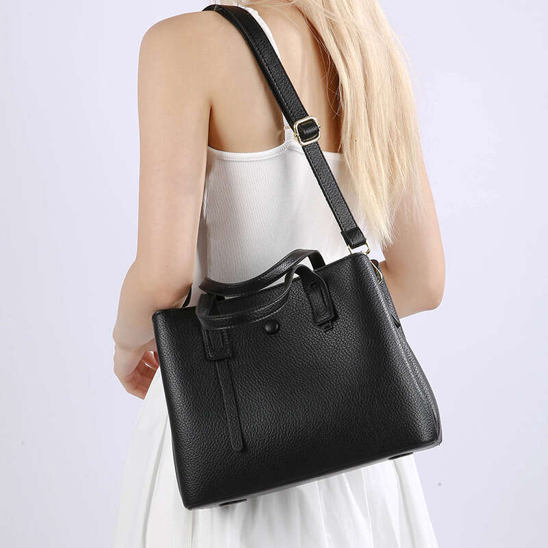 Tote Fashion Large Capacity Commuter Handbag Hot Selling Simple Soft Leather Women's Bag