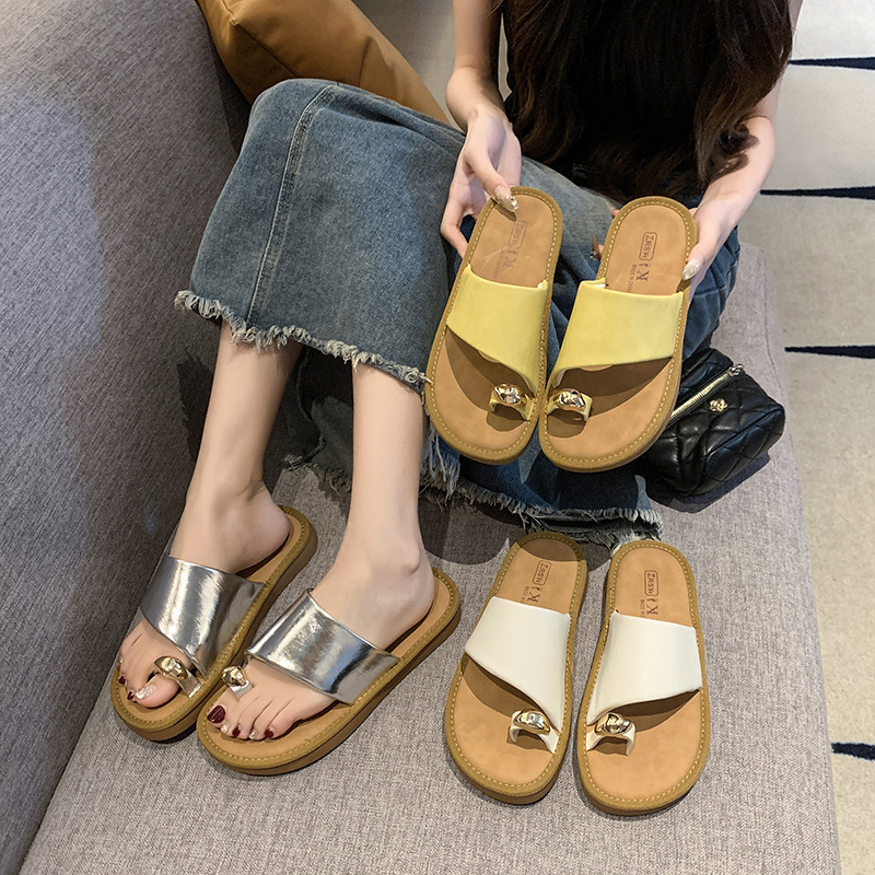 Ddmyoutdoor High End Metal Buckle Post For Women Summer New Niche Flat Toe Clip Soft Sole Beach Sandals Outdoor Shoes