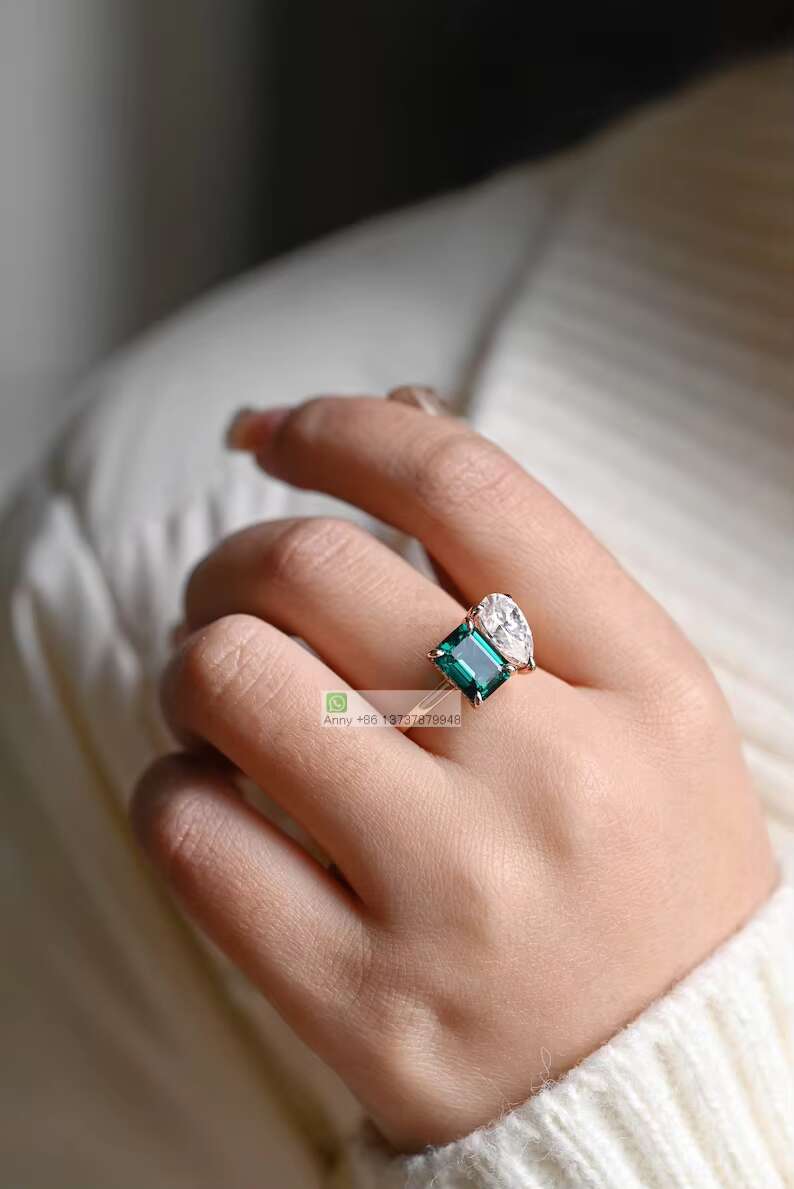 Custom Toi Et Moi 14K Rose Gold Lab Grown Emerald Pear Cut Clear Moissanite Engagement Ring Womens Double Stone Wedding Rings