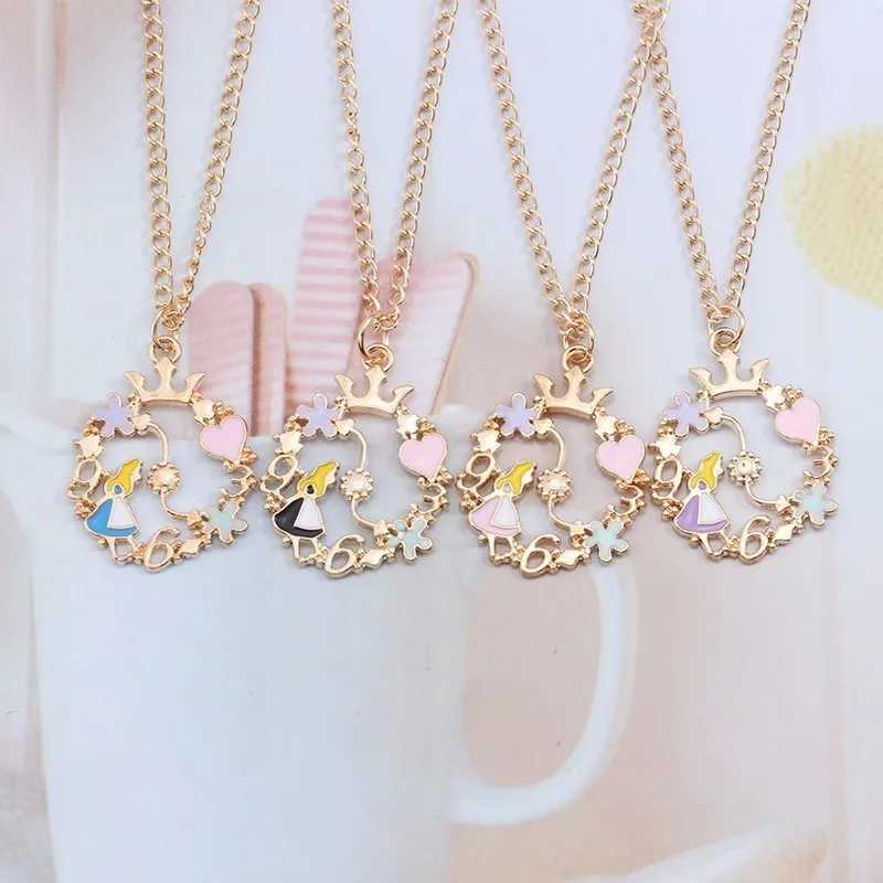 Roman Alice In Wonderland Figurine Pendant Necklace For Women Kawaii Heart Christmas Geometric Party Jewelry Accessories Gift Z250614