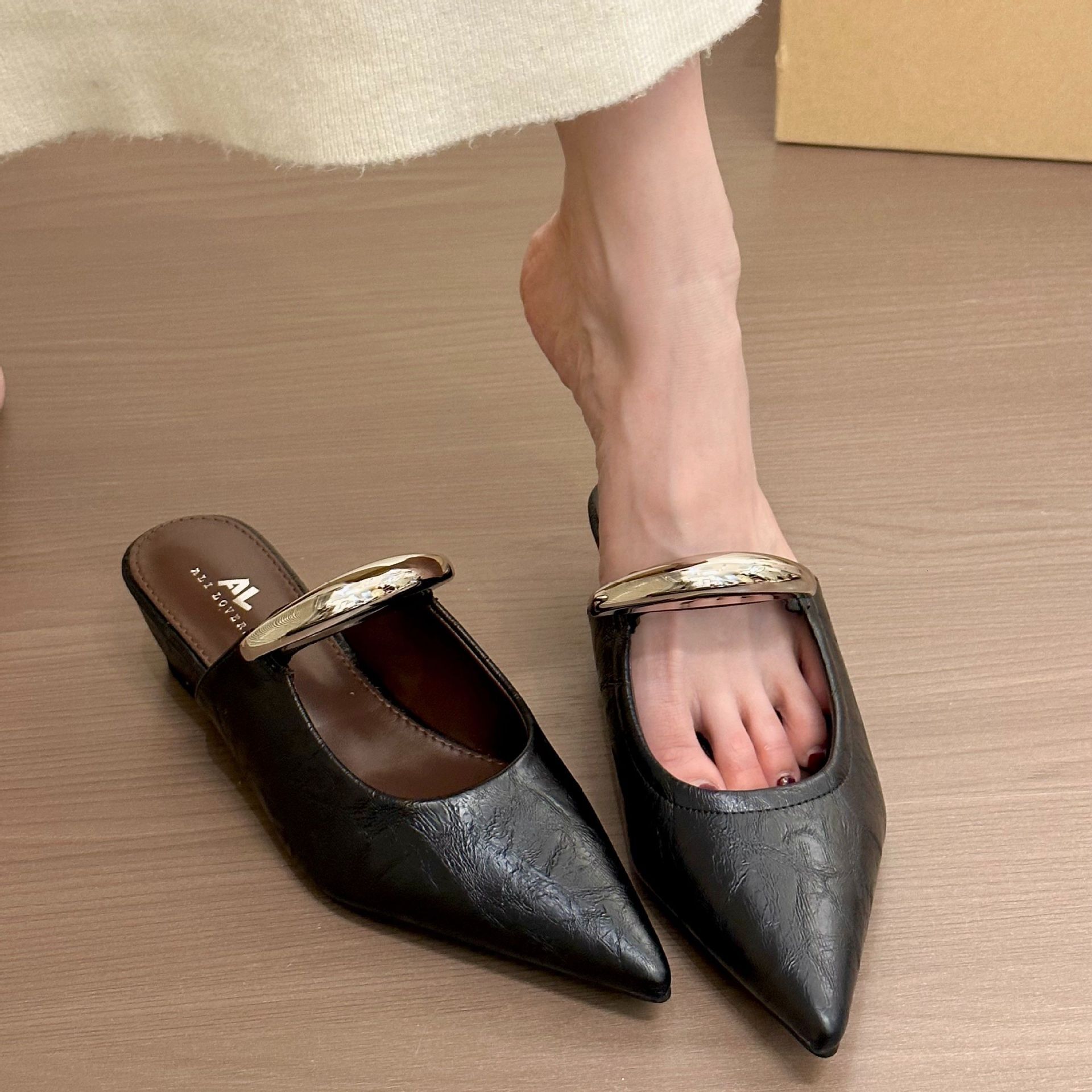 Ddmyoutdoor Fashionable Leopard Print Silver Buckle Wedge Closed Toe Mules For Women New Summer Outdoor Chunky Heel Mary Jane Sandals Outdoor Shoes