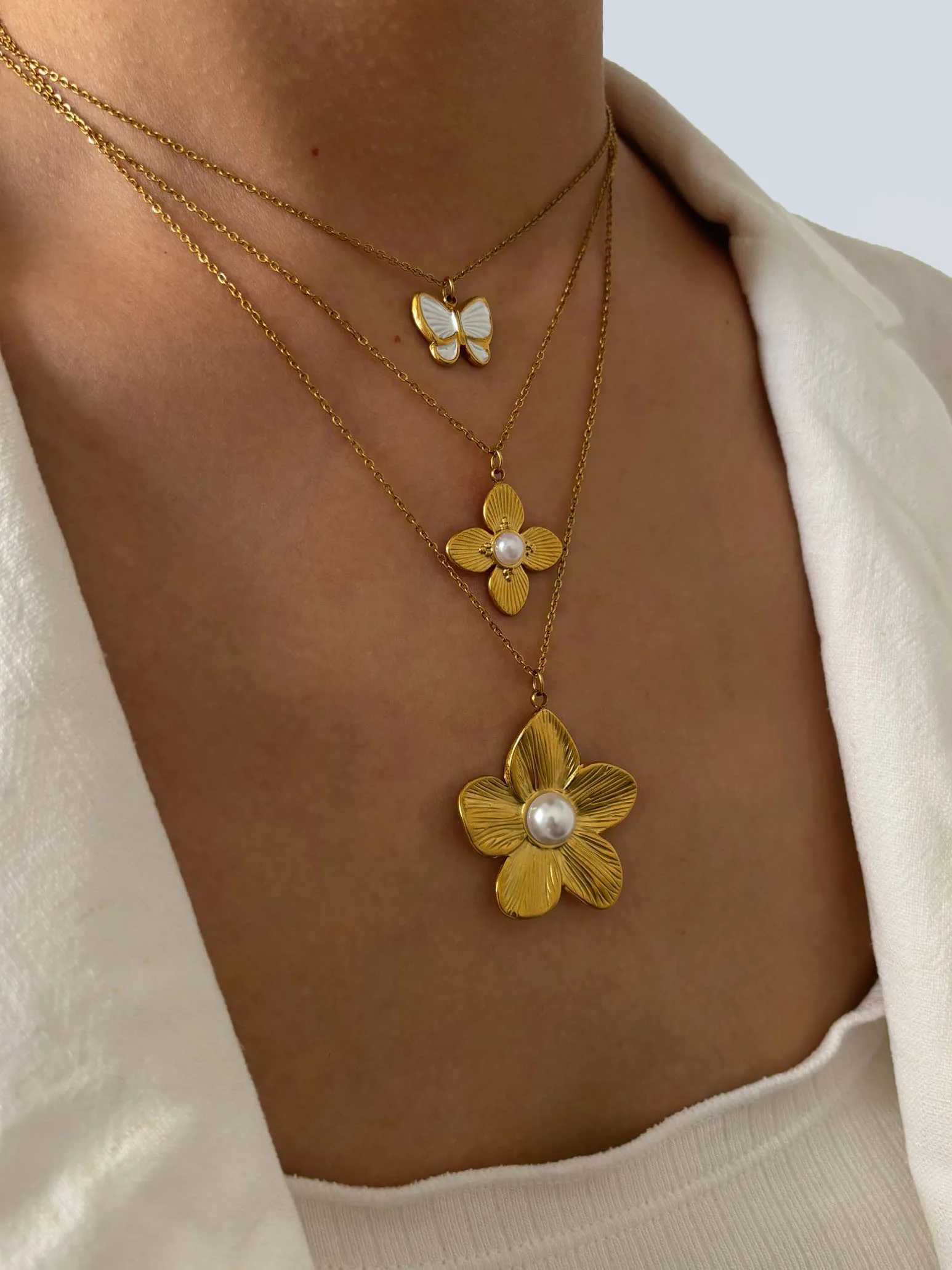 GHIDBK Dainty Gold Plated Butterfly Flower Imitation Pearl Pendant Necklace for Women Stainless Steel Fashion Jewelry Non Fading Z250614