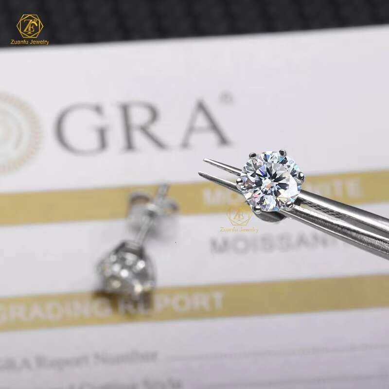 Luxury Fashion Jewelry Earrings 6.5mm Diamond D VVS Moissanite Earrings for Men Women