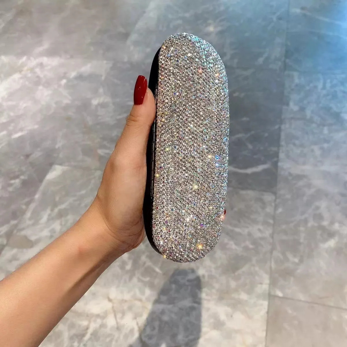 Car Diamond Glasses Case Women Fashion Glitter Reading Myopia Sunglasses Protector Cover Pressure Glasses Storage Box 250610