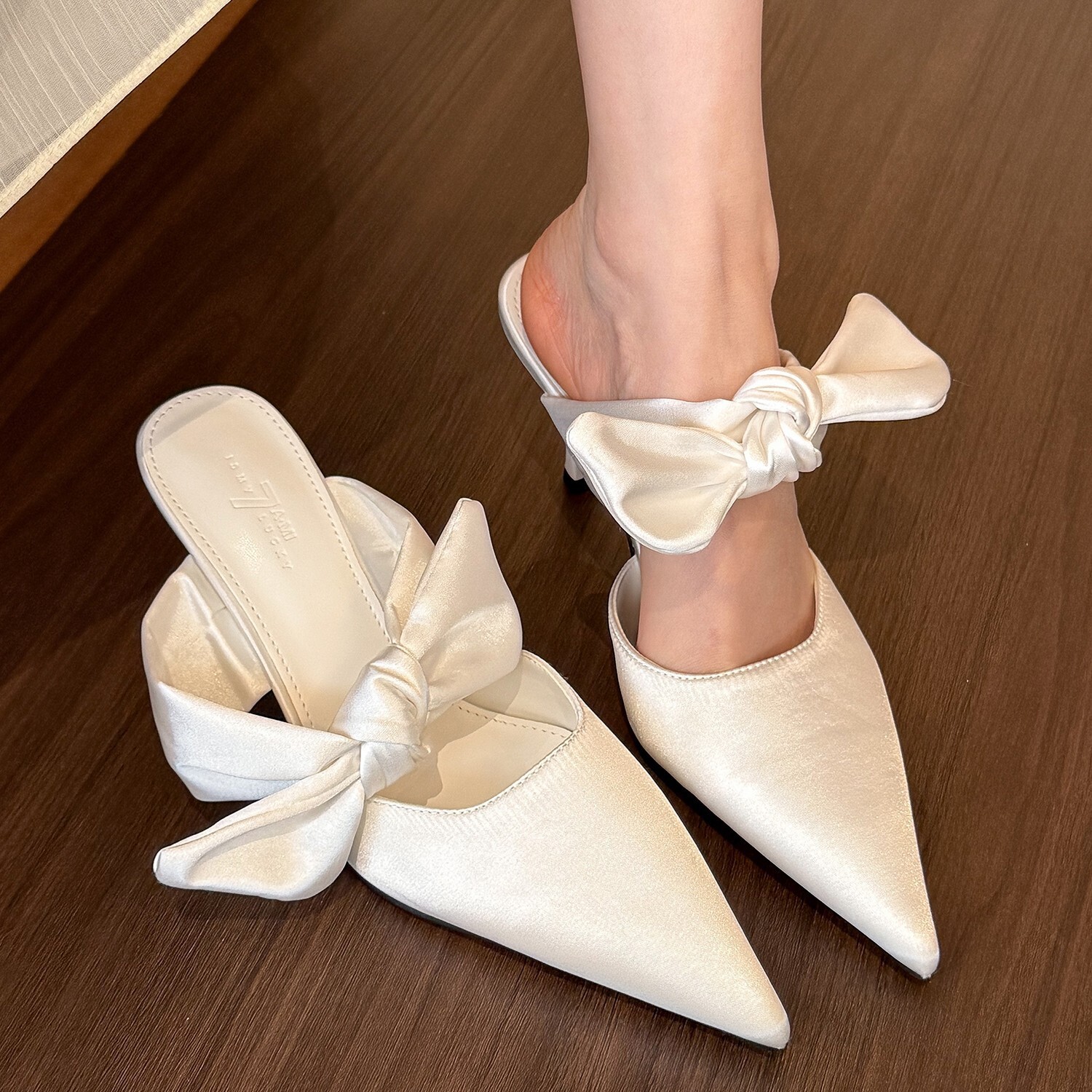 Ddmyoutdoor New Chinese Style Satin Pointed Bowknot Mules Stiletto Heels For Women Spring Elegant Fashion Closed Toe Half Slippers Outdoor Shoes