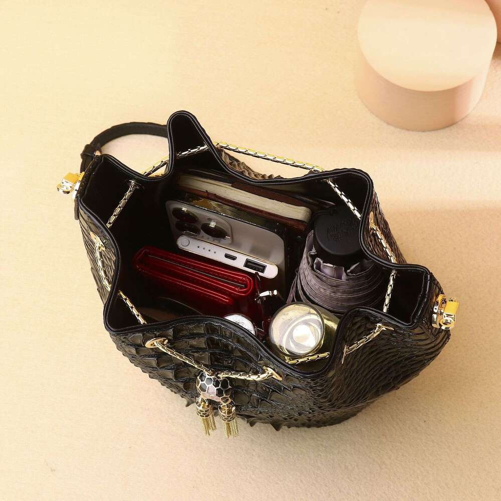 Classic Crocodile Bone Pattern Fashion Handbag Bucket Single Shoulder Crossbody Unique Women's Bag Trendy Style
