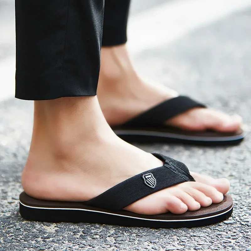 Casual Flip Flops For Men Slippers Beach Sandals Summer Non-Slip Flat Slides Men Slippers Indoor House Shoes Man Male Slipper Z250614