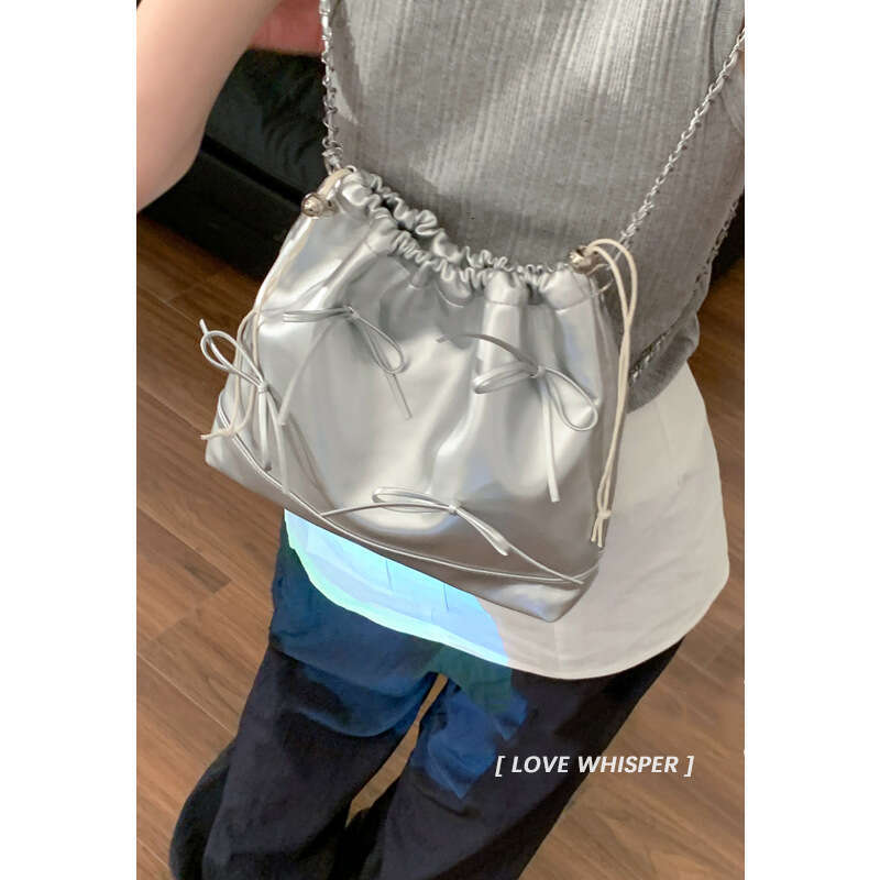 Korean Style Niche Design Women 2024 New Fashion Silver Chain Small Backpack for Travel and Outings