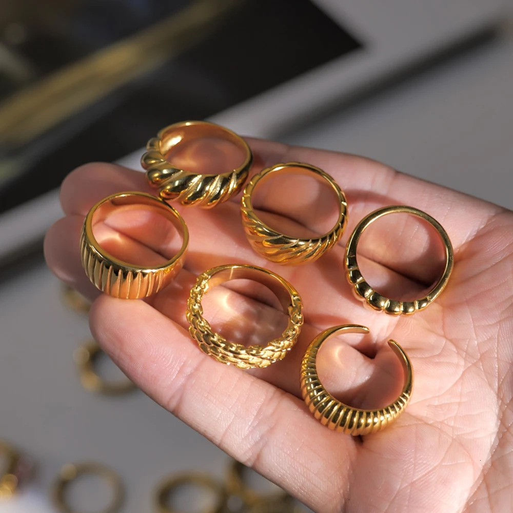 Youthway 18K Gold Plated Stainless Steel Geometric Fashion Ring Waterproof Anti Allergic colorfast Fashion Jewelry Unisex 250610