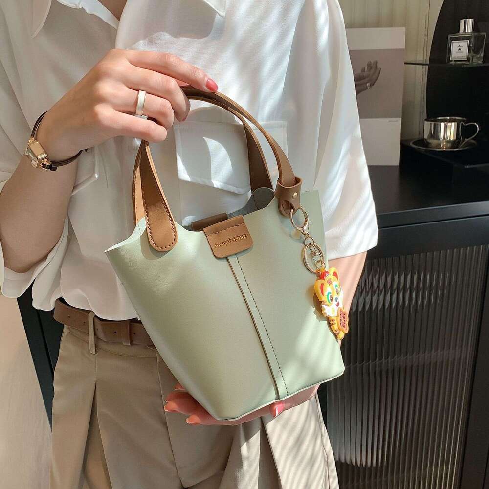 High-end Fashion 2025 New Trendy Single Shoulder Crossbody Bucket Bag Niche Versatile Handbag