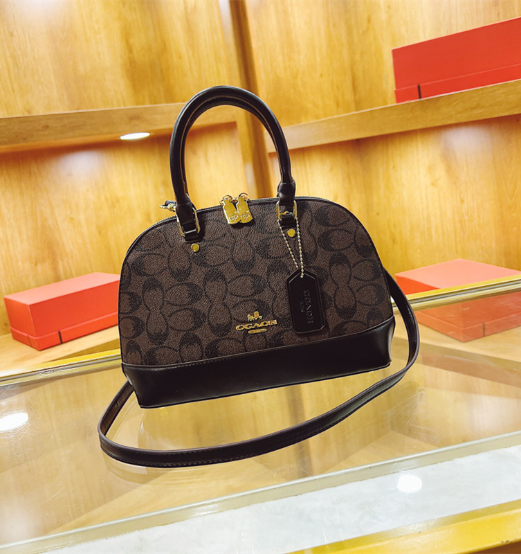 Free shipping designer shell handbag for women 2025 new European and American fashion printed shoulder bag with trendy texture crossbody bag black