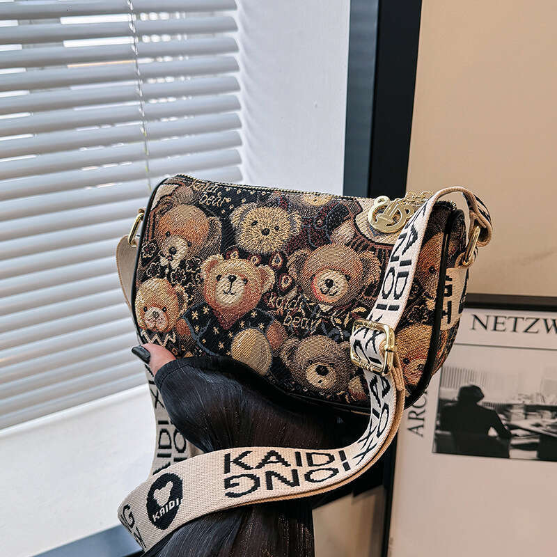 Kitty 2024 Summer New Fashion Street Small Square Bear Shoulder Crossbody Women's Bag