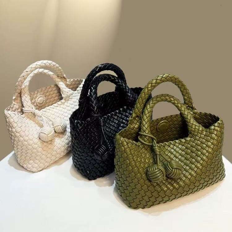 Vegetable Basket Handwoven for Women High-end Niche Handbag Bucket Single Shoulder Crossbody Small Tote Bag