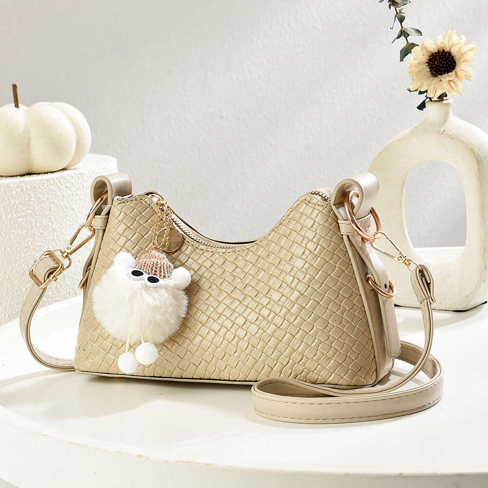 New Fashion Trend Woven Commuter Versatile Small Casual Korean Style Crossbody Shoulder for Women Trendy Underarm Bag