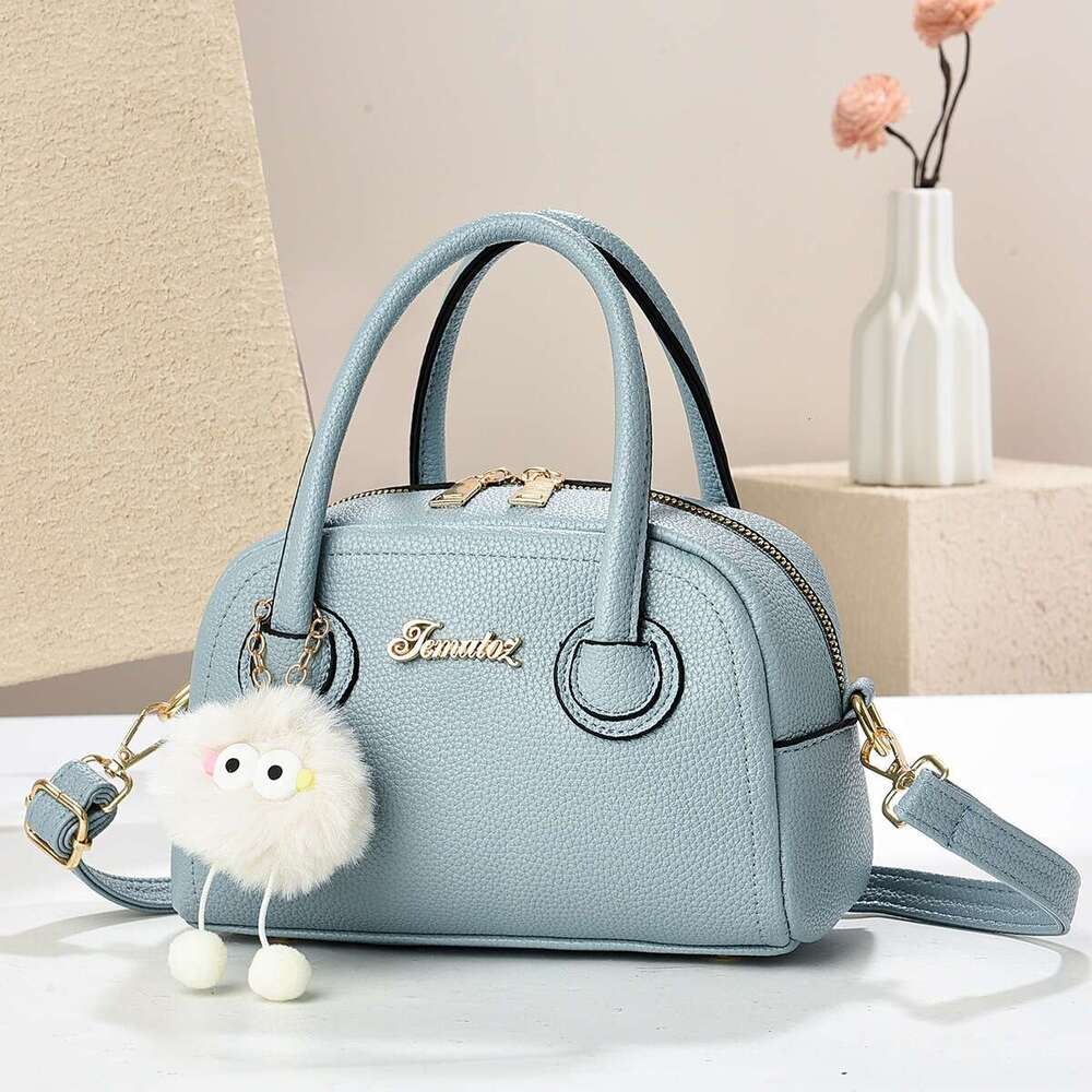 Korean Style New INS Fashion Single Shoulder for Women, Lightweight Handheld Tote Bag, Underarm Bag