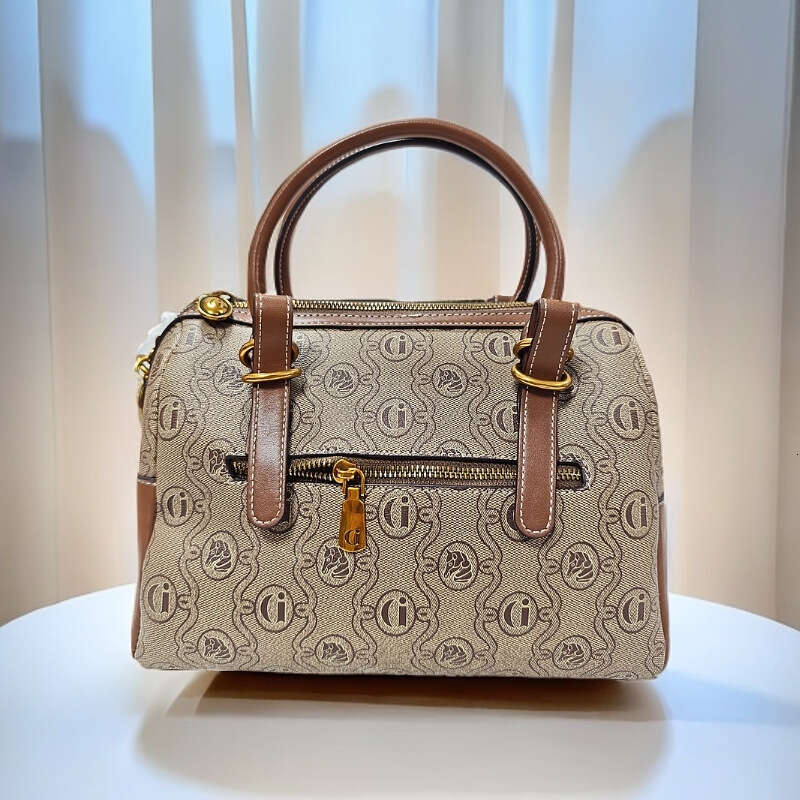 2025 Newdesigner Small Square for Women High-end Rivet Brand Fashion Handbag Niche Shoulder Crossbody Bag