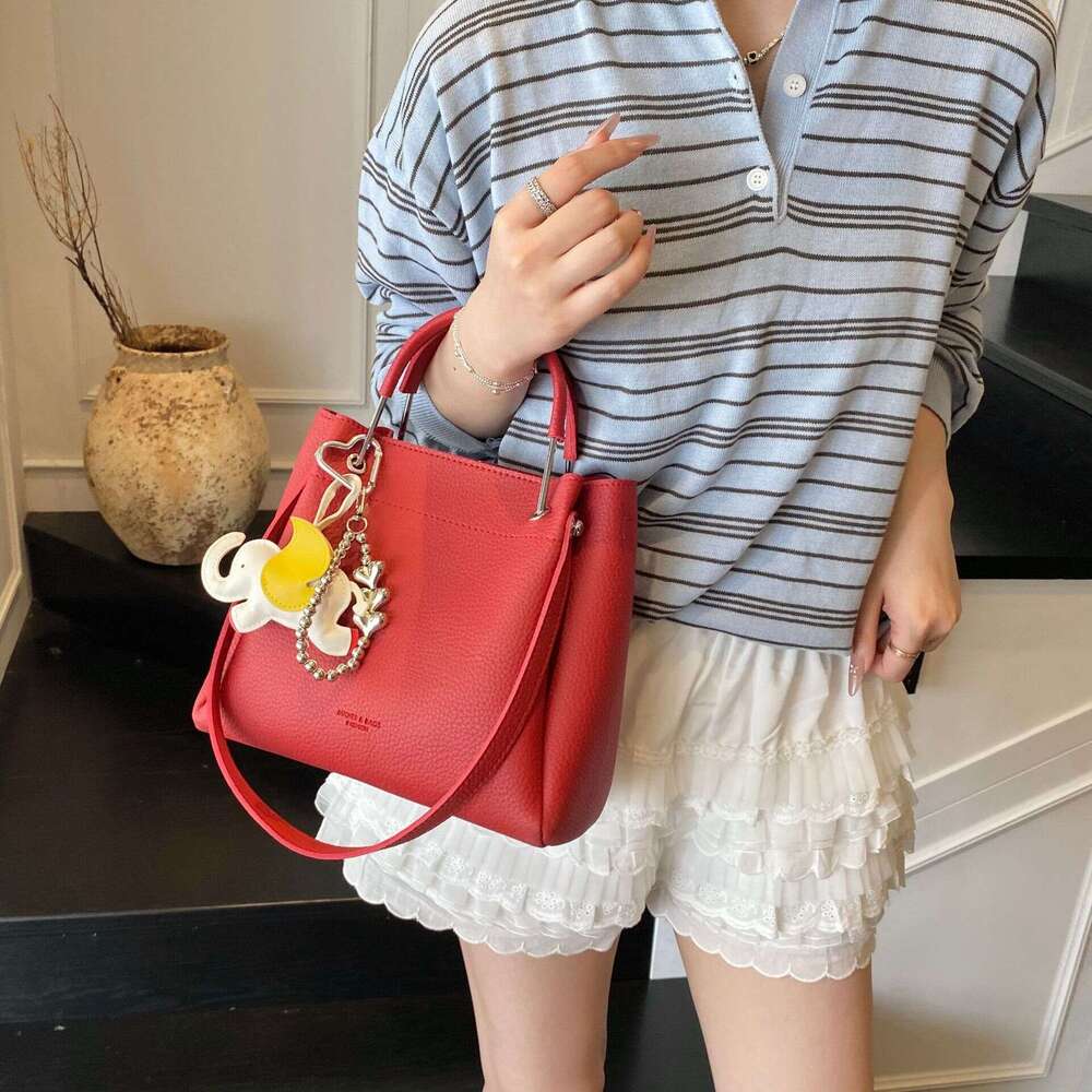 Large for Women 2025 New Fashion Handbag Versatile Crossbody Capacity Bucket Shoulder Bag Trendy