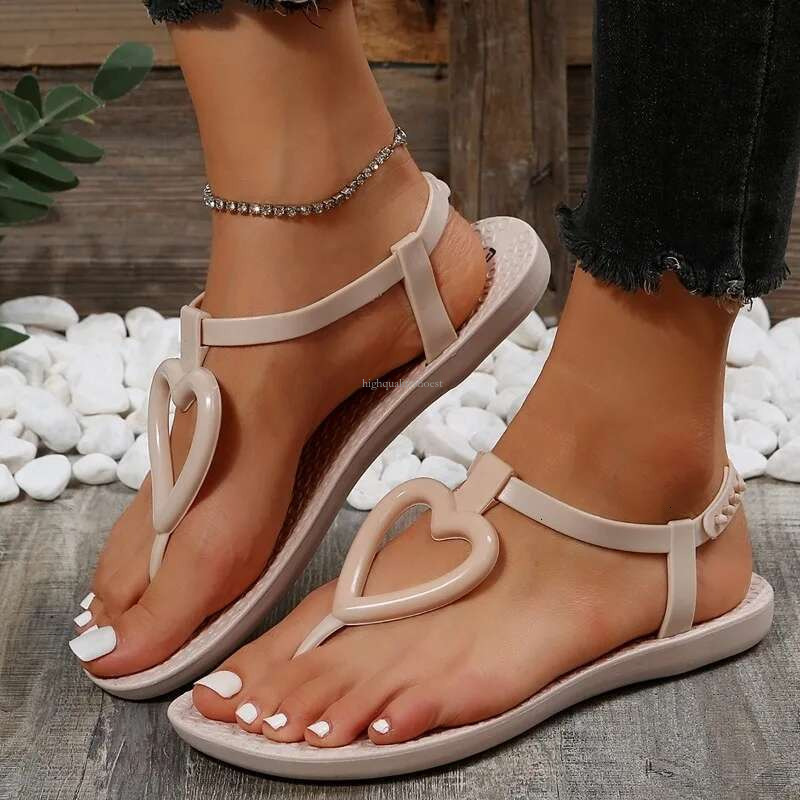 2025 Women s Sandals Summer Fashion Designer New Flat Bottomed Flip Flops Sandals Outdoor Casual Style Open Toe Soft Shoes Slippers