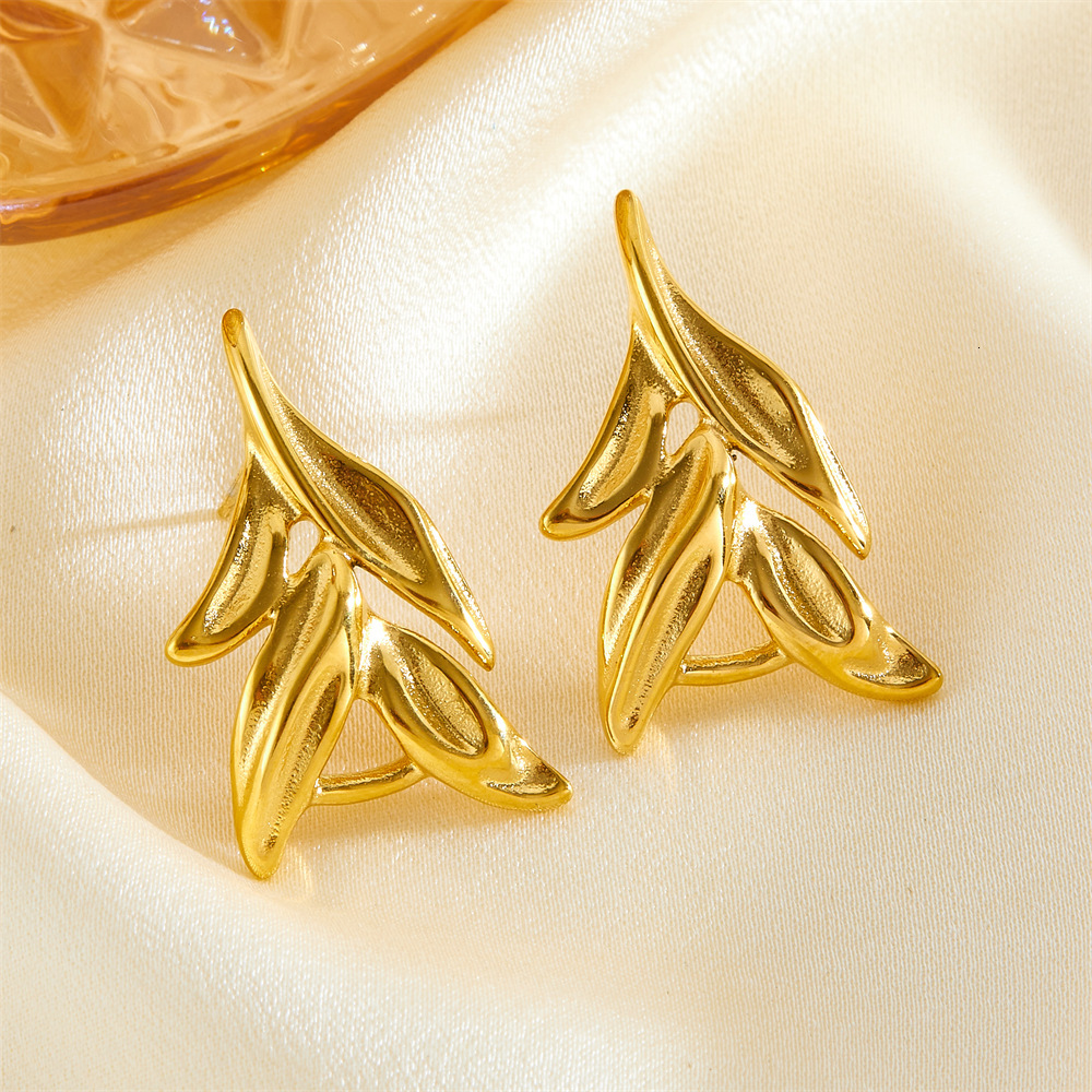 Korean Style Fashionable Elegant Personality Light Willow Leaf Earrings for Women Design High-end Titanium Steel Non-fading Ear Jewelry