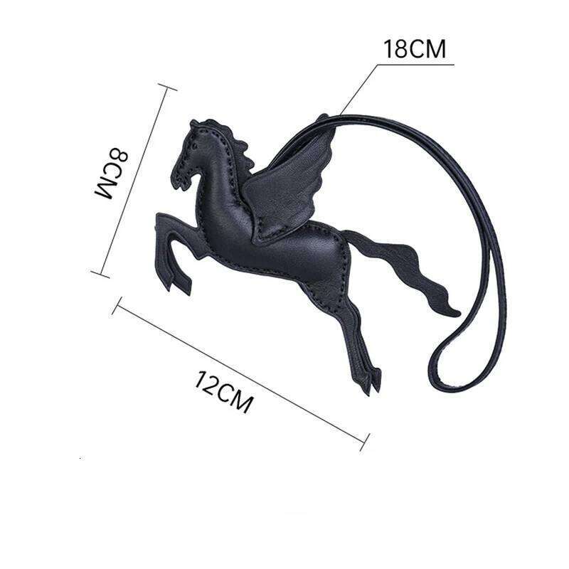 Hot Selling Horse Shape Sewn Leather Pendant Handmade Schoolbag Bagpack Ornament Vintage Handcraft Car Keychain Hanging Accessories