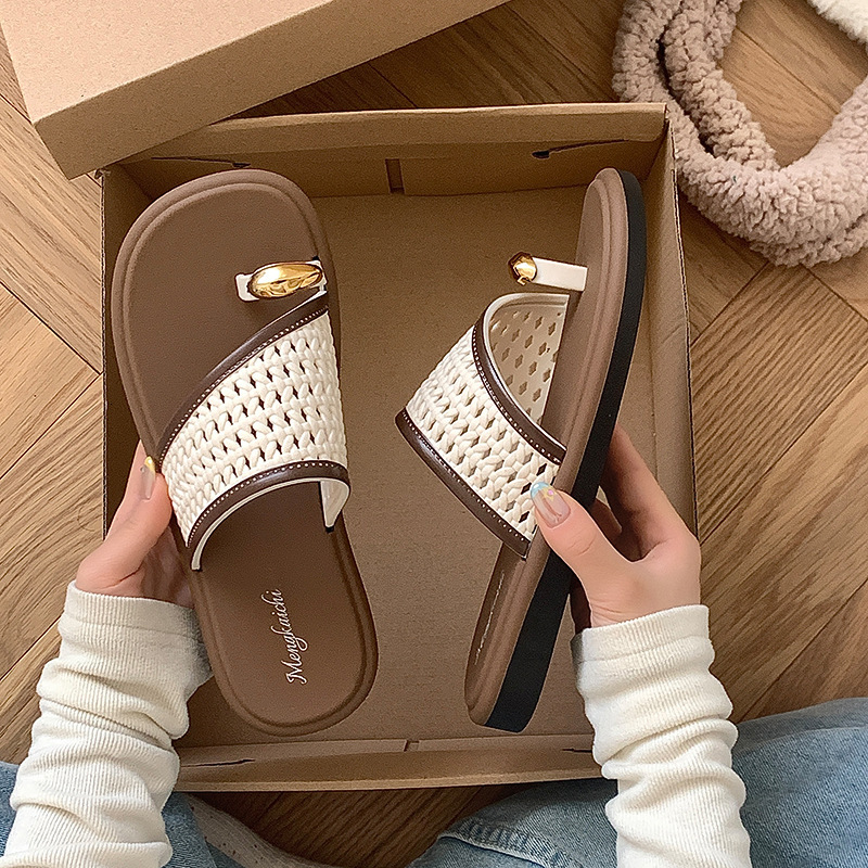 Women's toe pillar beach sandals summer outdoor flat shoes vacation style designer sandals new fashionable beach slippers sandals