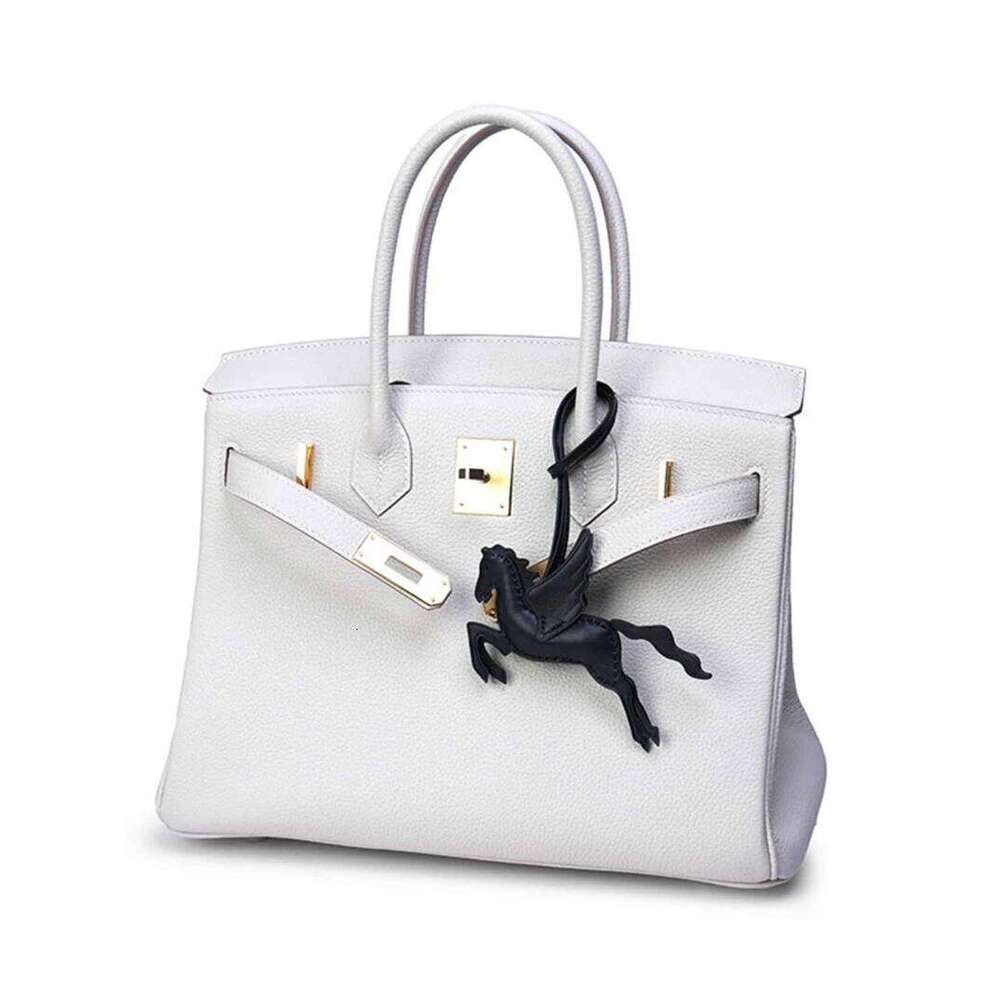 Hot Selling Horse Shape Sewn Leather Pendant Handmade Schoolbag Bagpack Ornament Vintage Handcraft Car Keychain Hanging Accessories