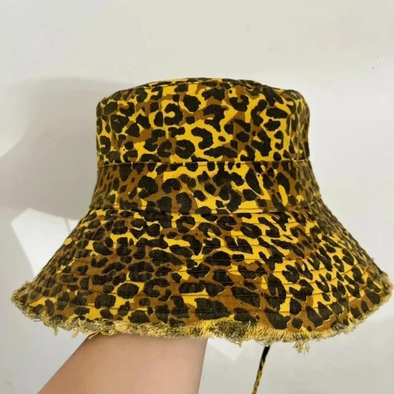 Classic Leopard Print Womens Fisherman Hat Outdoor Foldable Bucket Hat Sun Protection Travel Hiking Fashionable Beach Hat 250610