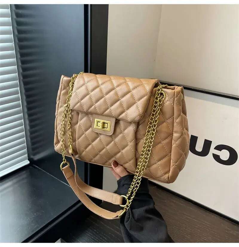 Designer Shoulder Free Shipping Bag New Fashionable Comting Large Capacity High End Texture Dia Grid Chain Crossbody For Womens Free shipping