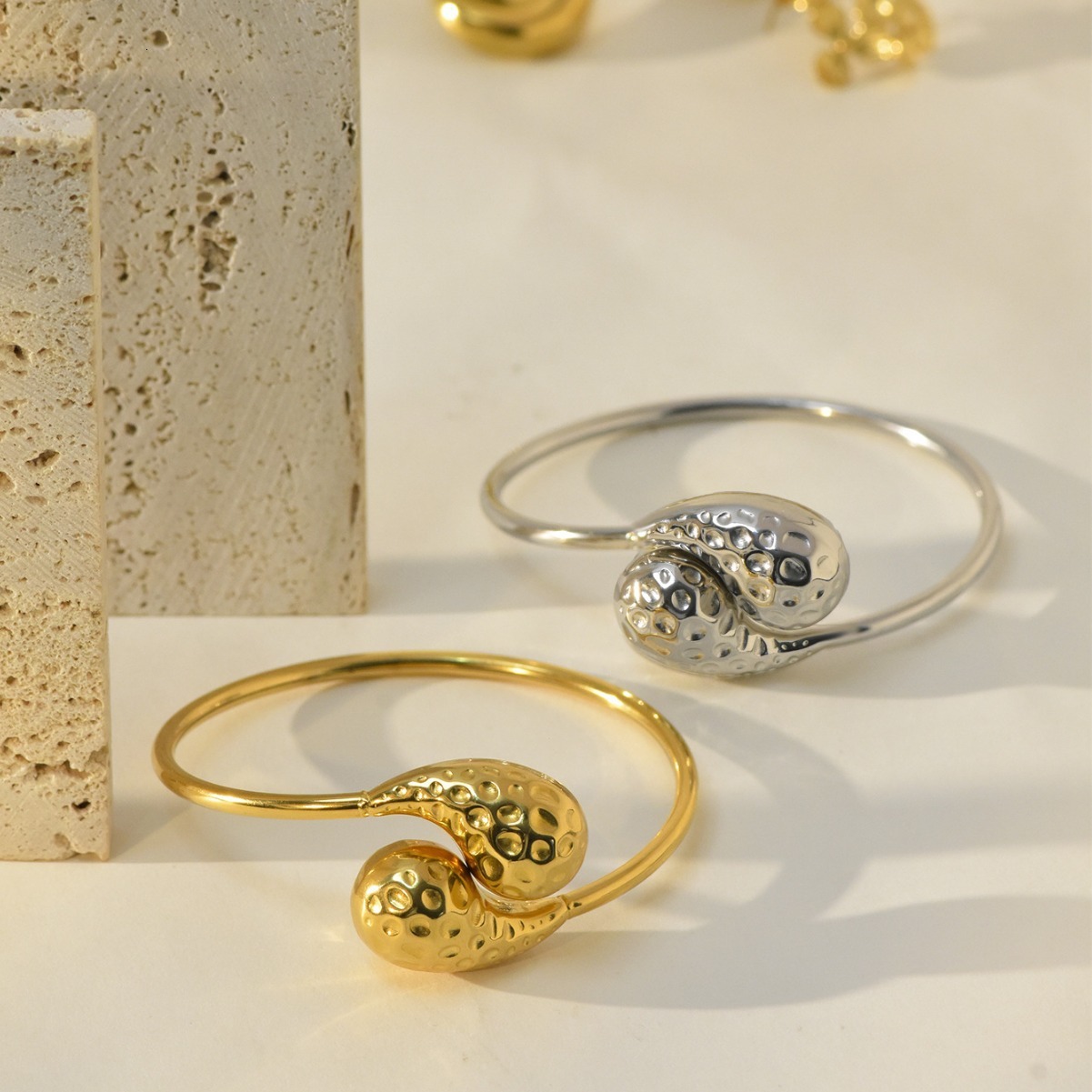 Fashion Style Exaggerated Personality Water Drop Shape Open Bracelet for Women Design Gold Titanium Steel Jewelry