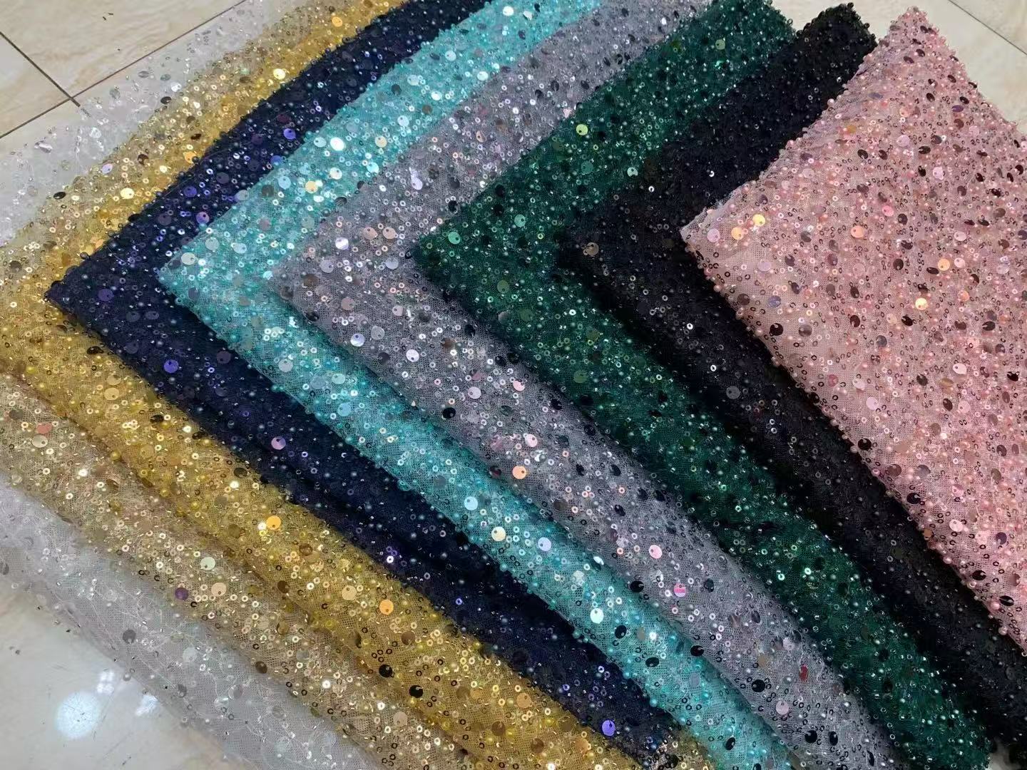 2025 New Lovery Short Wedding Dress Spaghetti Strap Gloves Pearls Sequins Backless A-Line Bride Bridal Party Gowns Vestidos De Novia