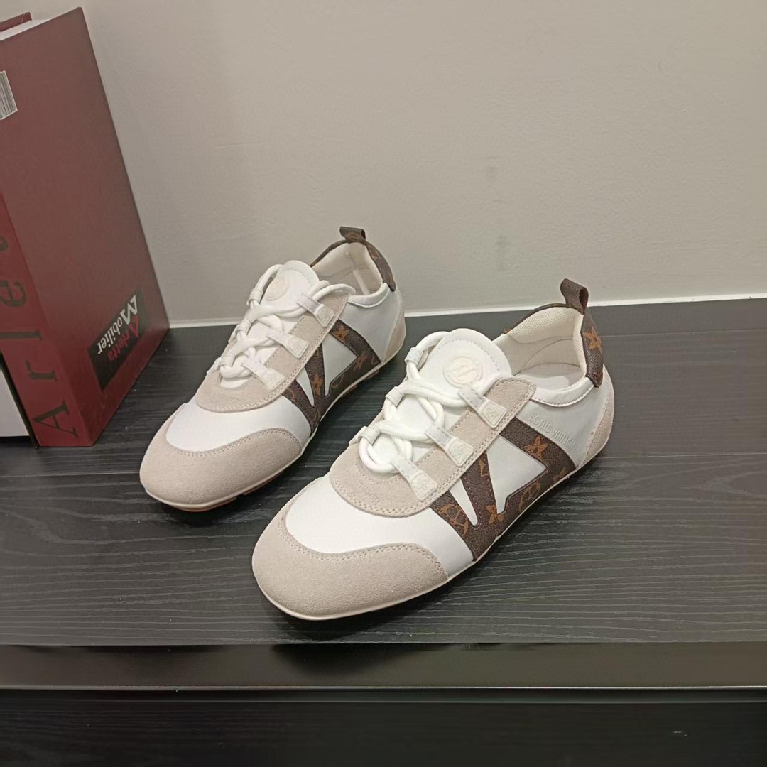 Fashion retro leather ballet shoes 2025s new design women's color blocked board shoes comfortable soft sole versatile casual sports shoes