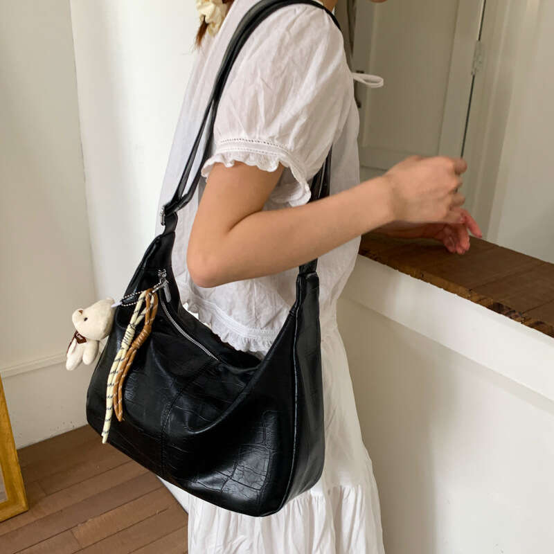 Large Capacity for Women 2025 New Summer Versatile Casual Crossbody Ins Korean Style Soft Leather Commuter Dumpling Bag