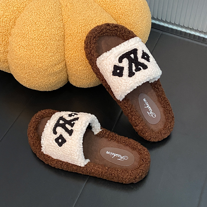 Comfortable Plush Slippers Women Fall Winter New Style Super Popular Versatile Retro Vintage Fashion Furry Slippers Hot Sale