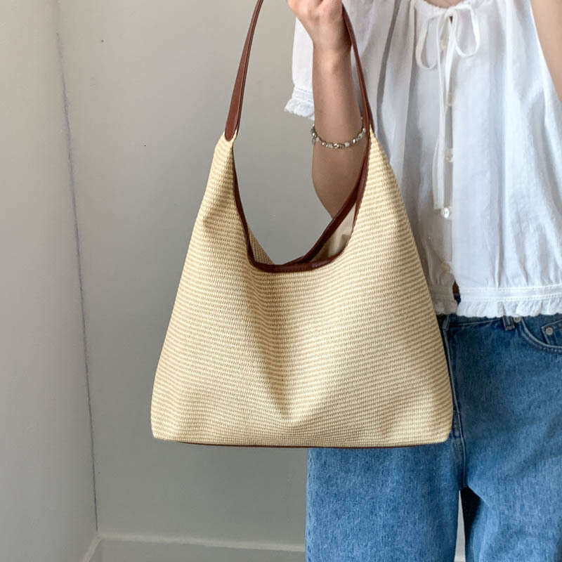 Women's New Bucket Fashion Handbag Large Capacity Tote High-end Bag Commuter