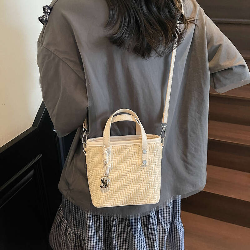 New Woven Pattern Design Shoulder Korean Style Ins Exquisite Versatile Bucket Bag Fashionable Commuter Women's Handbag