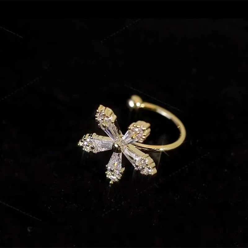 Korean Bling Crystal Flower Ear Clips Without Piercing Earrings for Women Fashion Butterfly Ear Cuff Wedding Party Jewelry 250610
