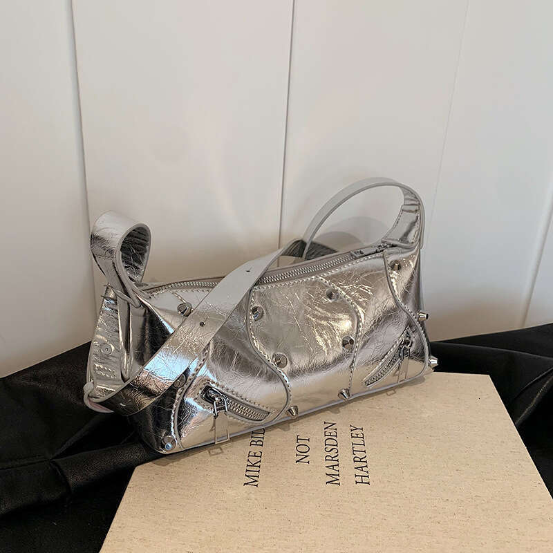 High-Quality Texture Baguette for Women, Niche Trendy Girl Design, Studded Underarm Bag, Handbag, Fashionable Versatile Shoulder Bag