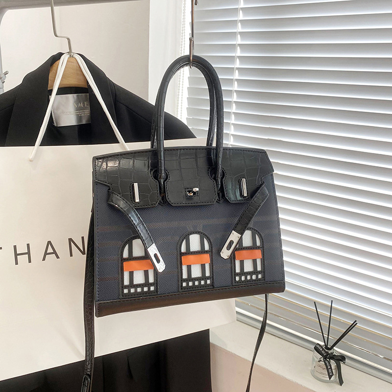 Free shipping 2025 new designer Shoulder Bags womans ladies flap lady fashion casual handbag women crossbody Handheld bag Underarm Bag