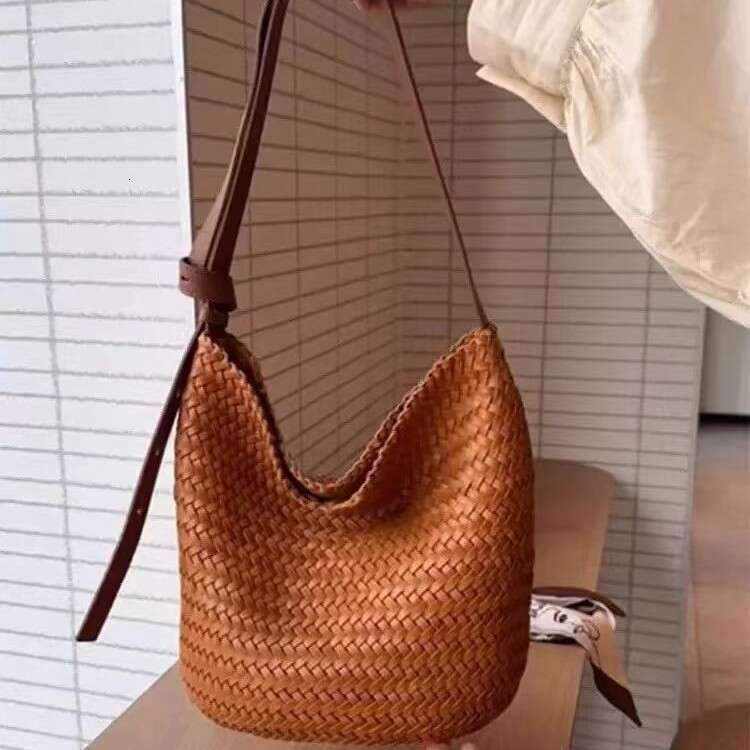 Handwoven Tote for Women 2025 New Trend High-end Large Capacity Commuter Shoulder Crossbody Bucket Bag
