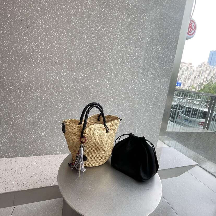 Straw Beach Tote For Women New Trendy Color Block Cowhide Straw Fashion Simple Tassel Handmade Woven Mother Bag Straw Large Tote