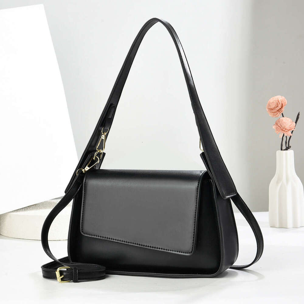 Elegant Texture Solid Color Shoulder 2025 New Casual Fashion Women's Versatile Commuter Crossbody Bag