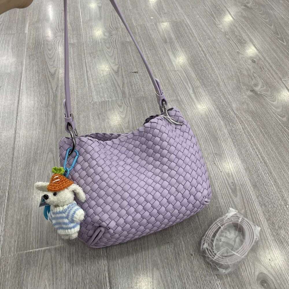 Handwoven Niche Design Underarm Bucket for Women 2025 New Fashion Commuter Shoulder Crossbody Small Bag