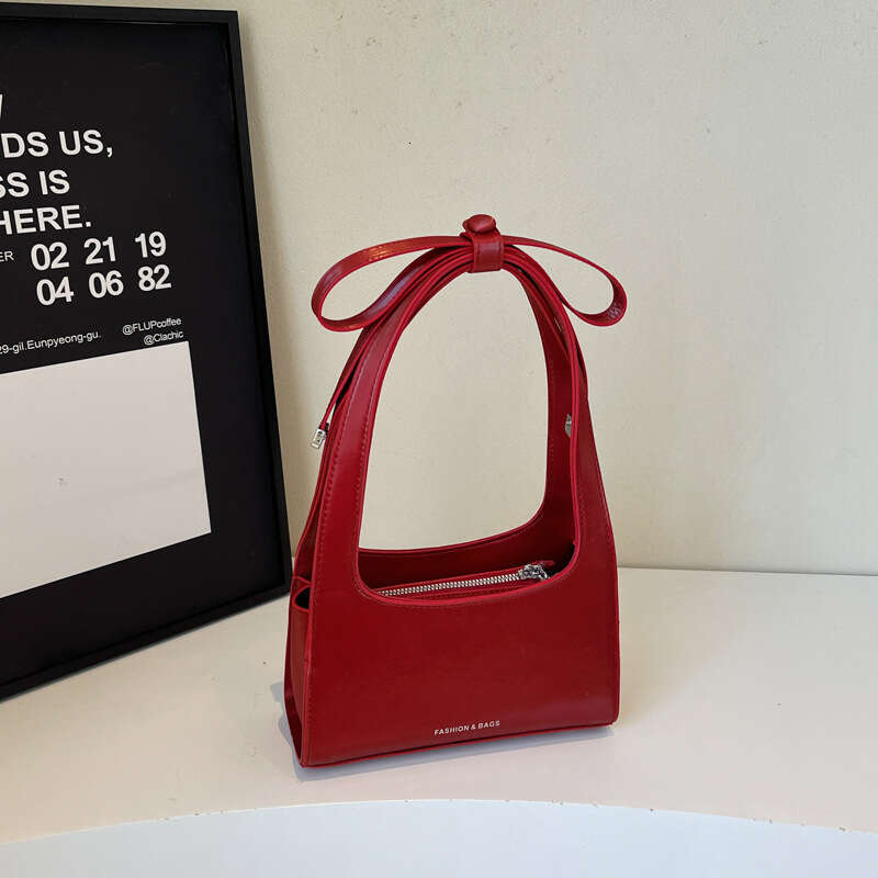 New Single Shoulder French Design Sweet Butterfly Handbag Fashion Simple Commuter Versatile Bag for Women Niche