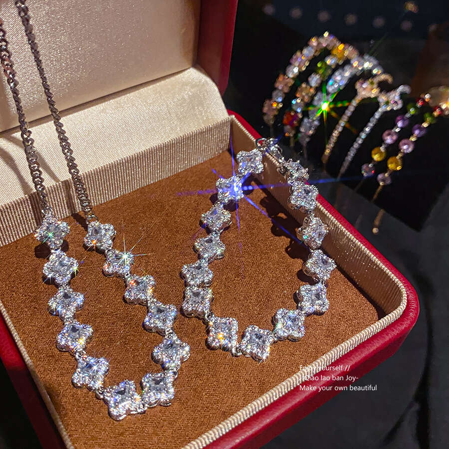 Luxury Jewelry Designer Bracelet 4leaf clover Zircon Geometric Round Diamond Drawable Bracelet High End Bracelet Cold Style Fashion Commuter Handmade 